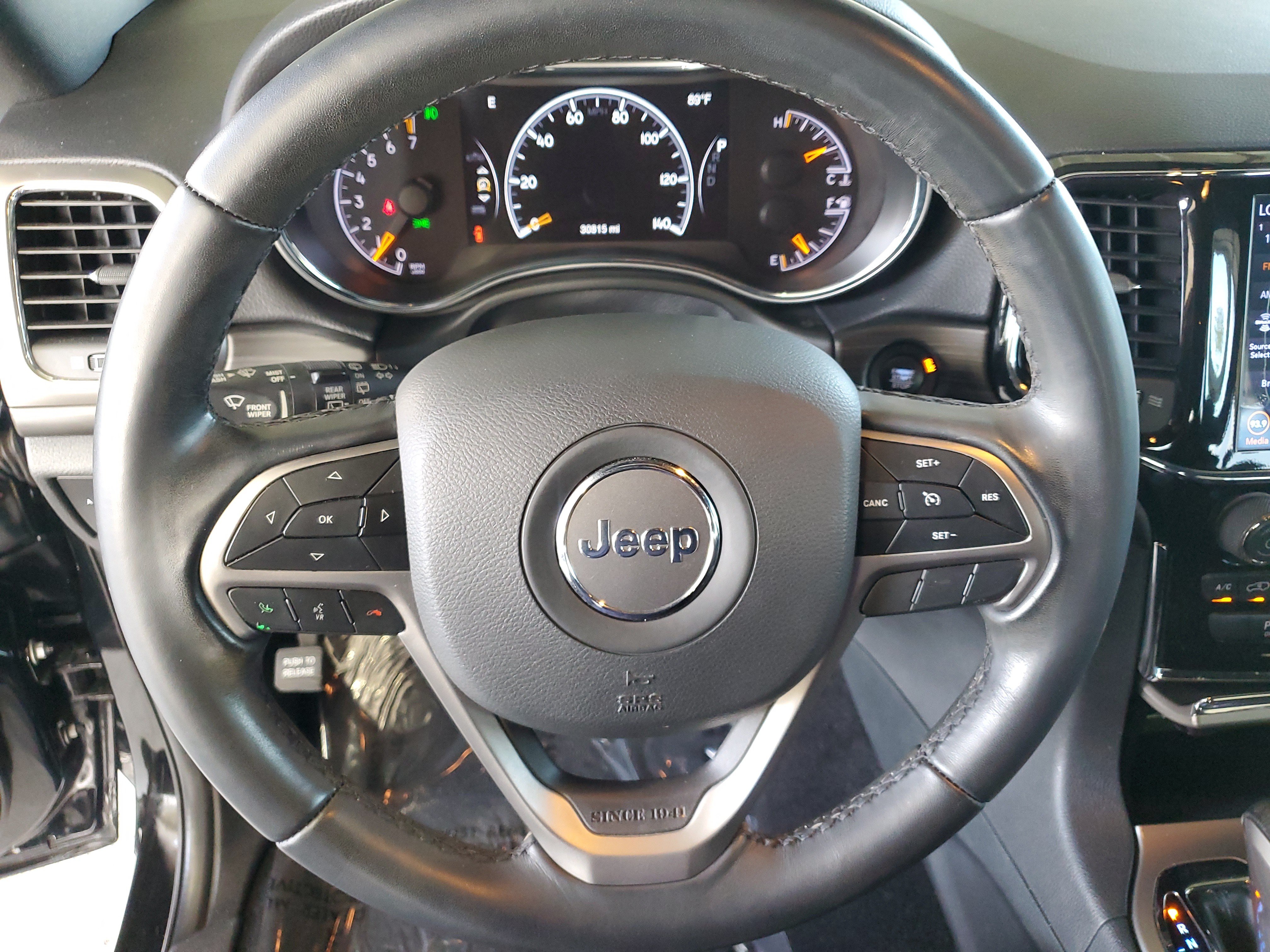 Certified 2022 Jeep Grand Cherokee Laredo E AWD/4WD image 23