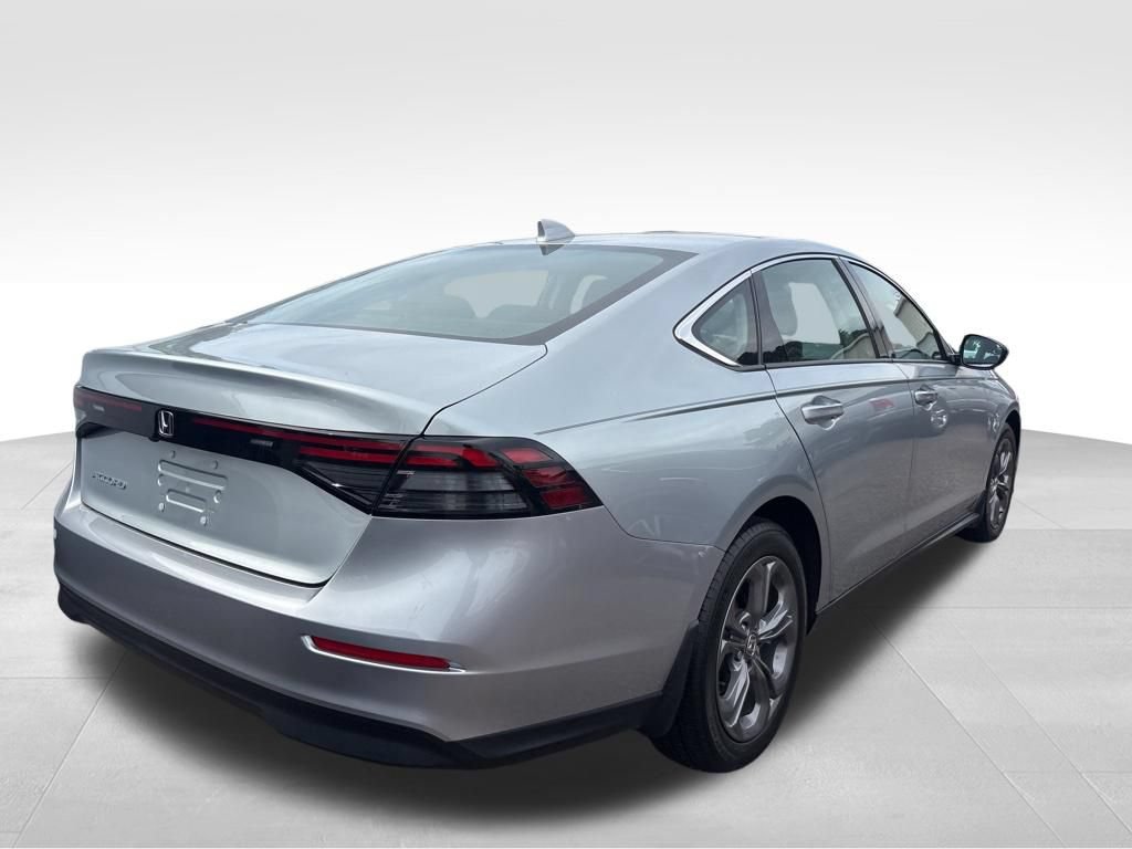 Used 2024 Honda Accord EX image 9