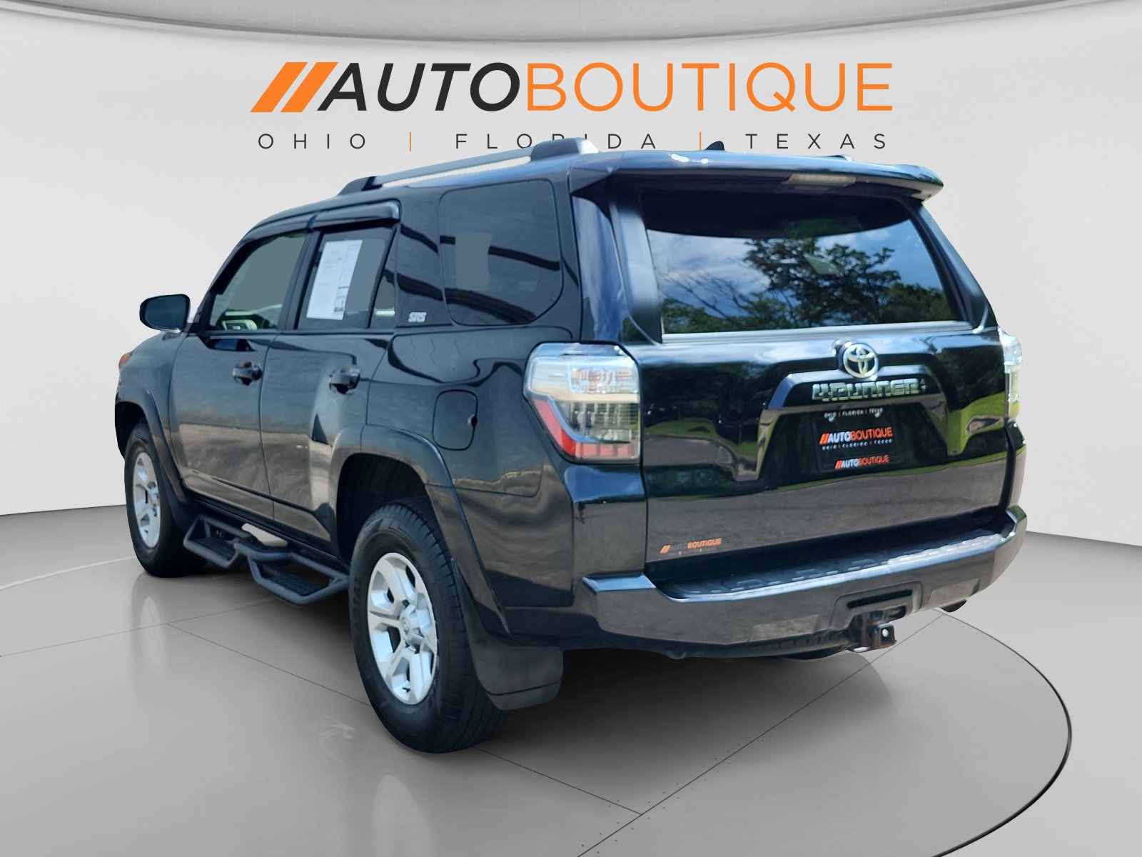Used 2022 Toyota 4Runner SR5 AWD/4WD image 3