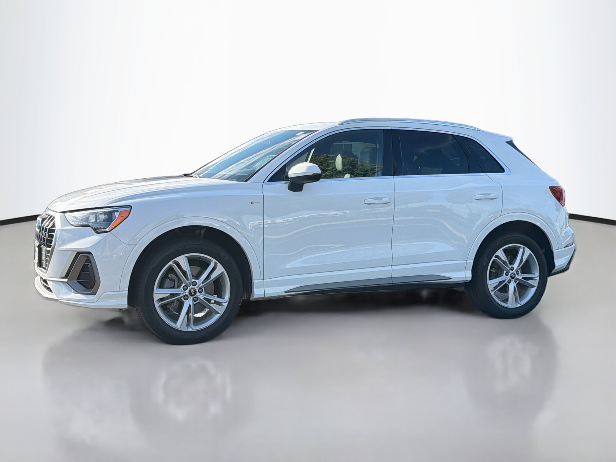 Used 2021 Audi Q3 2.0T Premium AWD/4WD image 3