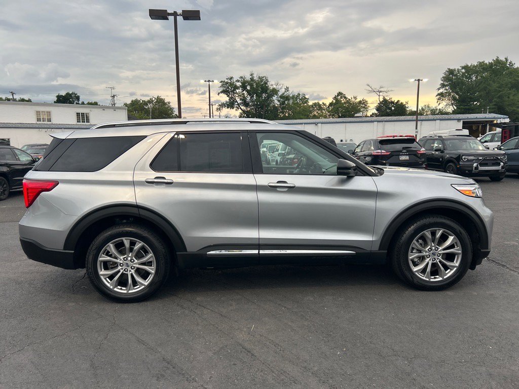 Used 2022 Ford Explorer Limited w/ Equipment Group 301A image 18