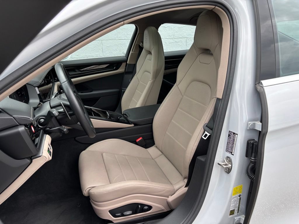 Certified 2025 Porsche Panamera 4 AWD/4WD image 5