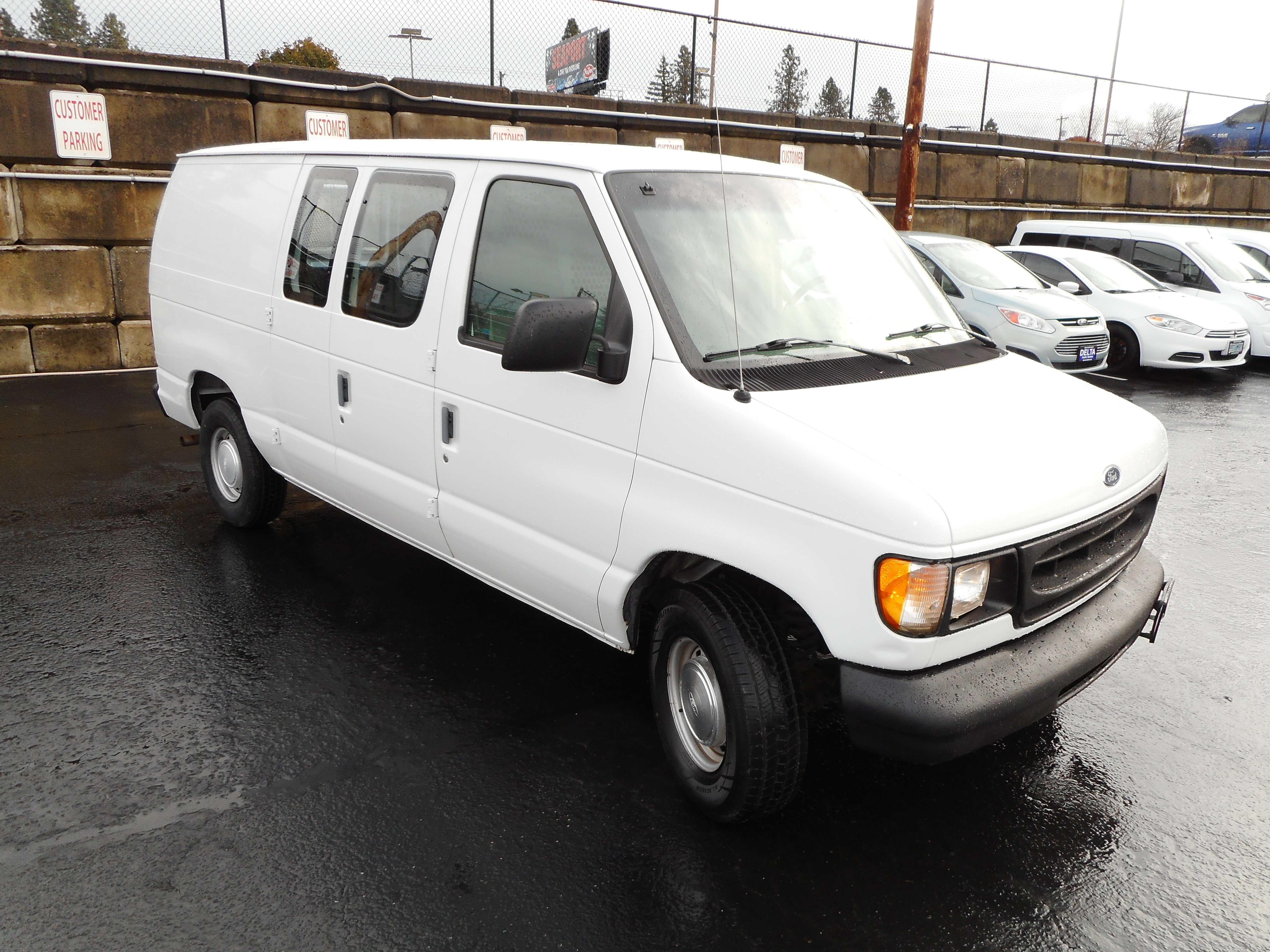 Used 1998 Ford E-150 and Econoline 150 image 5