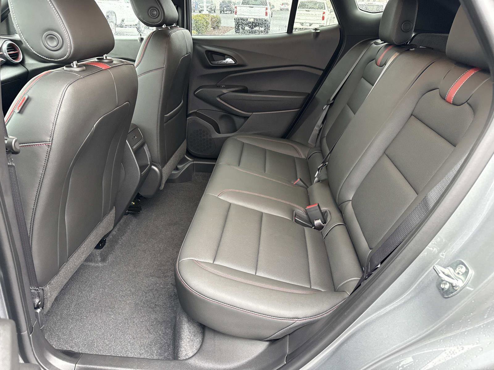 Used 2025 Chevrolet Trax RS image 22