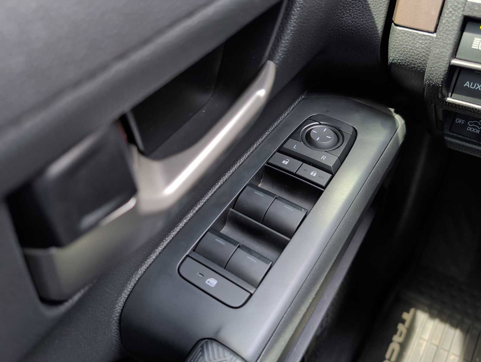 Used 2024 Toyota Tacoma TRD Off-Road AWD/4WD image 15