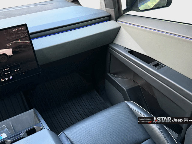 Used 2024 Tesla Cybertruck AWD Crew Cab image 17