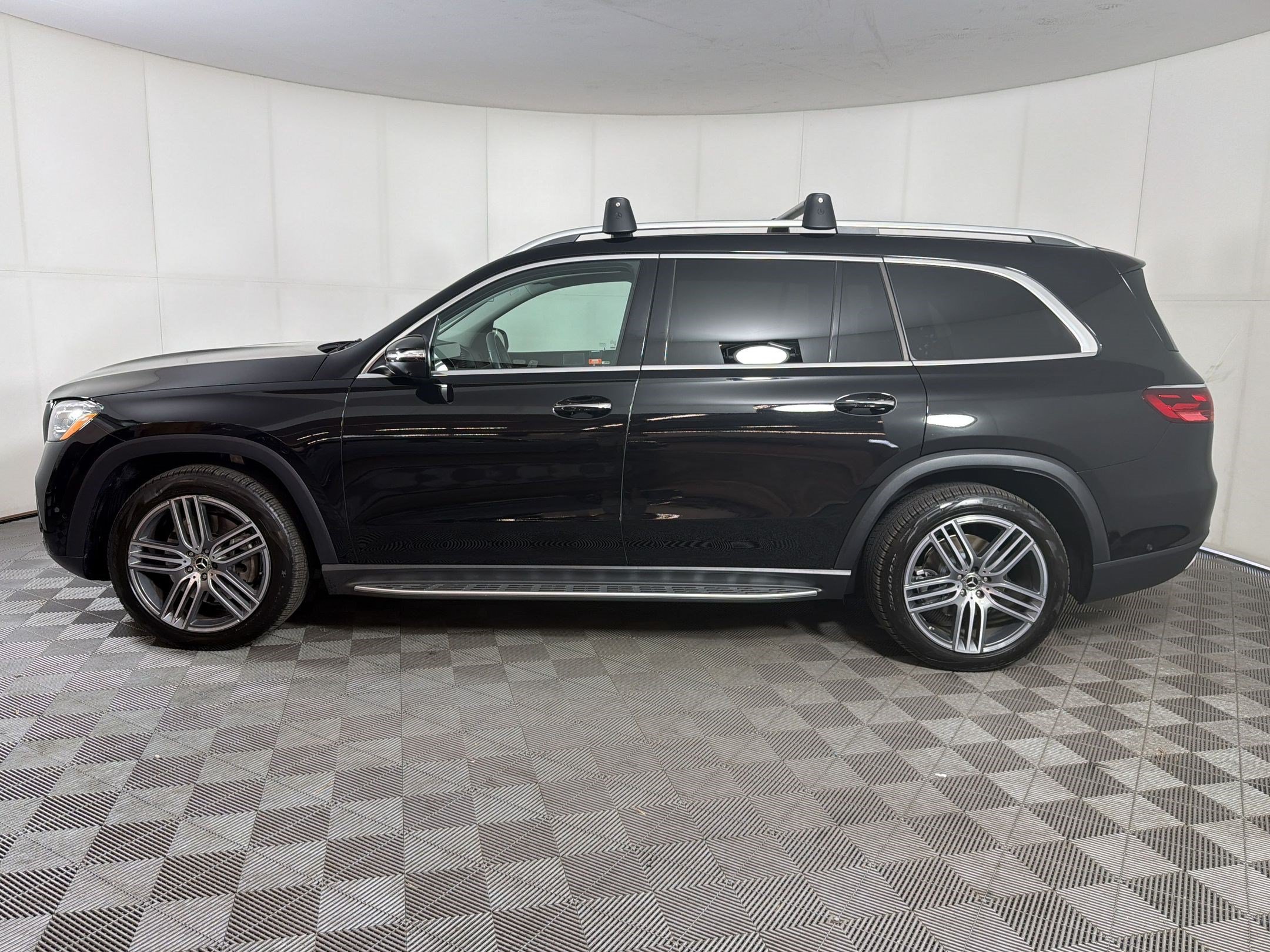 Certified 2024 Mercedes-Benz GLS 450 4MATIC image 2