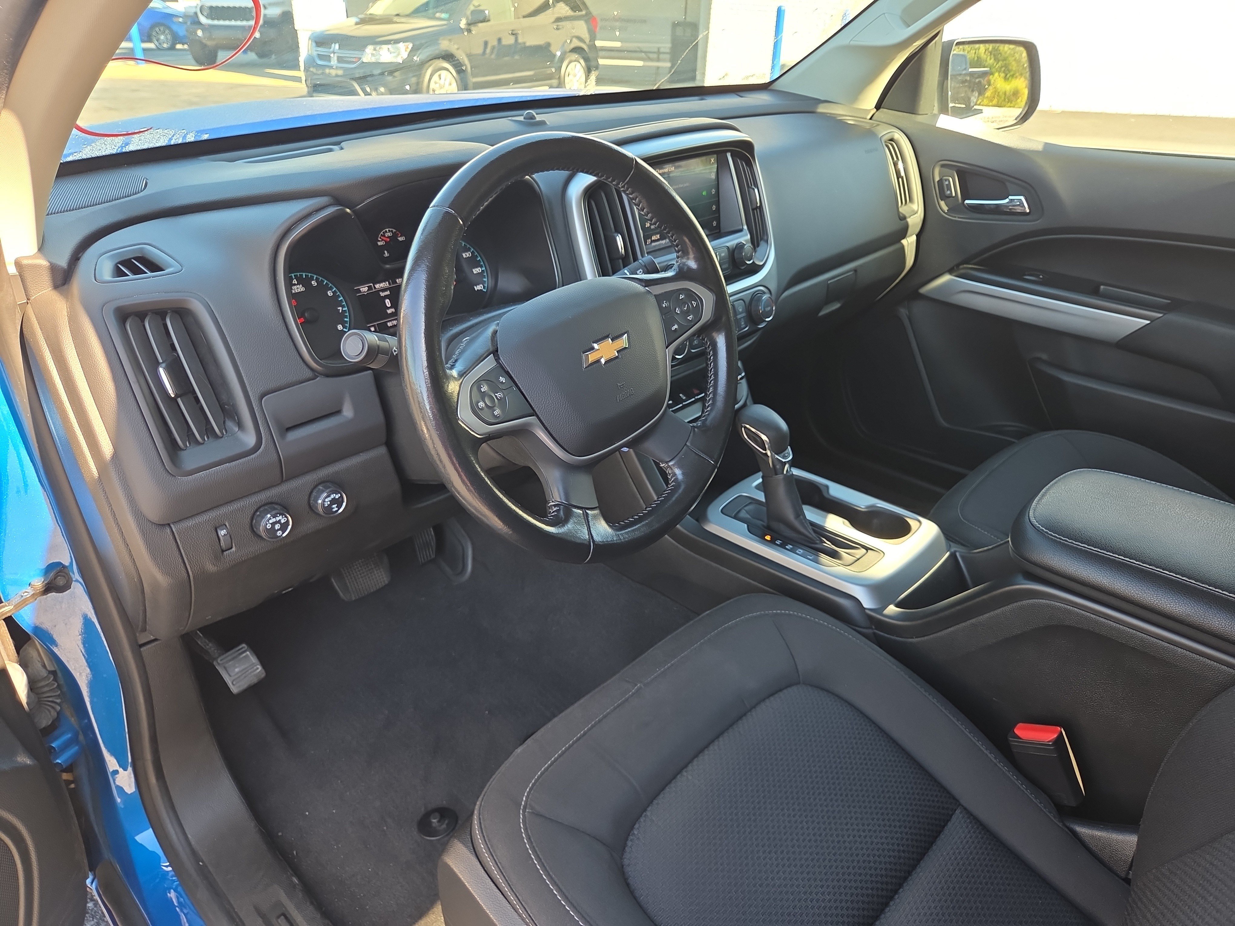 Used 2022 Chevrolet Colorado LT w/ Safety Package AWD/4WD image 16