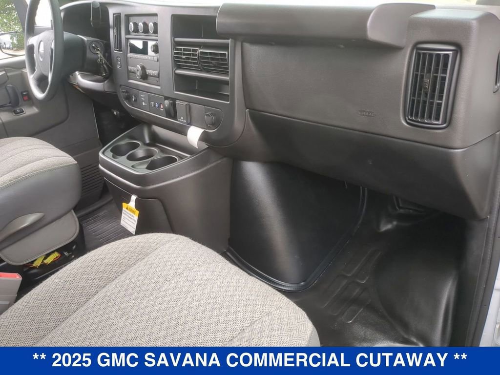 New 2025 GMC Savana 3500 w/ Power Convenience Package RWD image 18