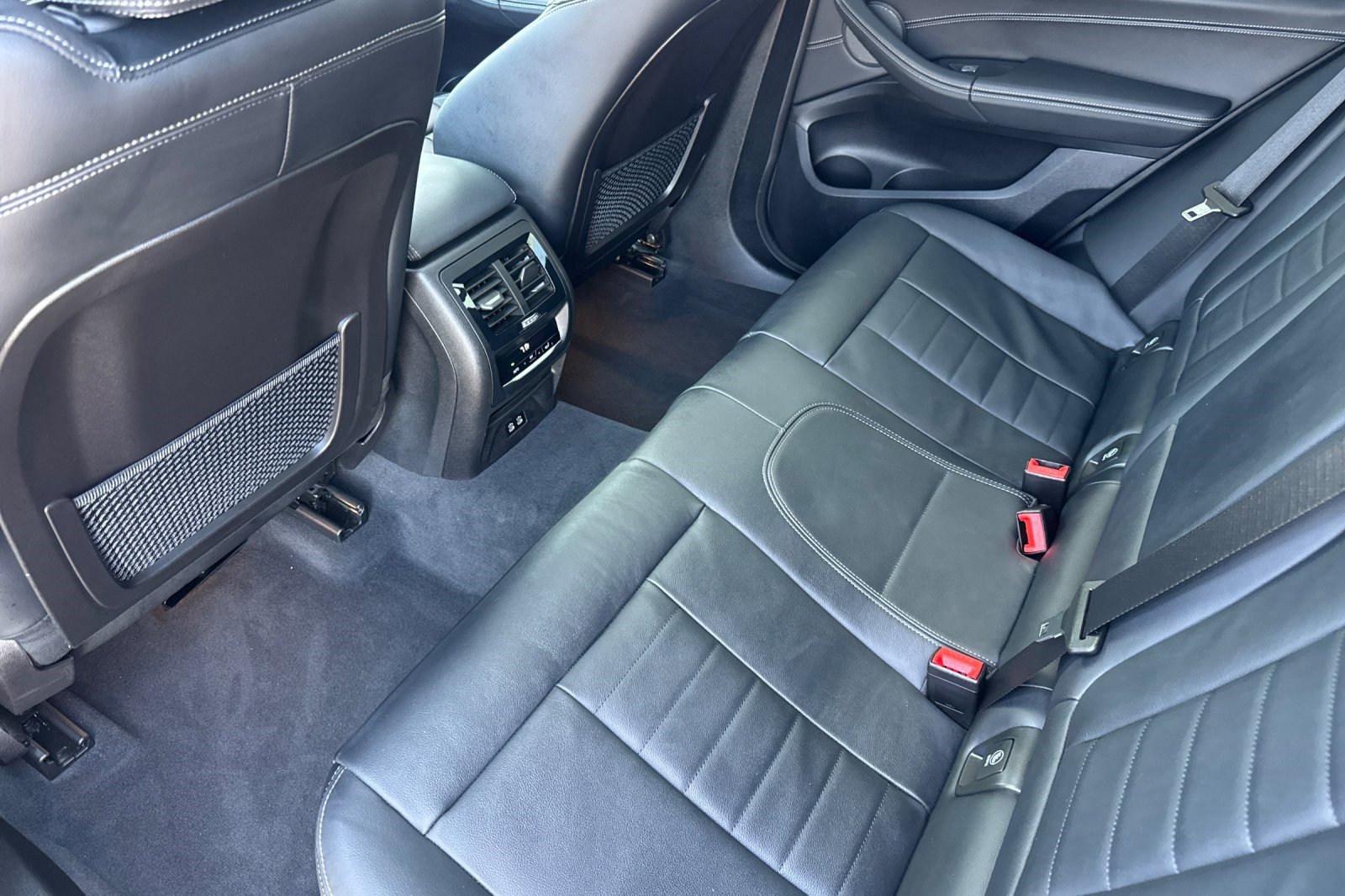 Used 2023 BMW X4 M40i w/ Premium Package image 26