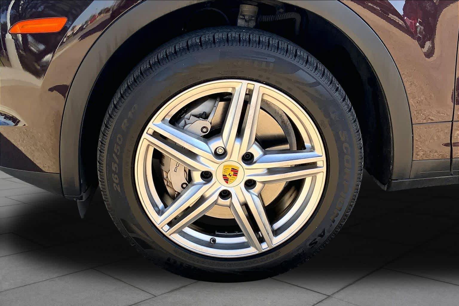 Used 2018 Porsche Cayenne S AWD/4WD image 10