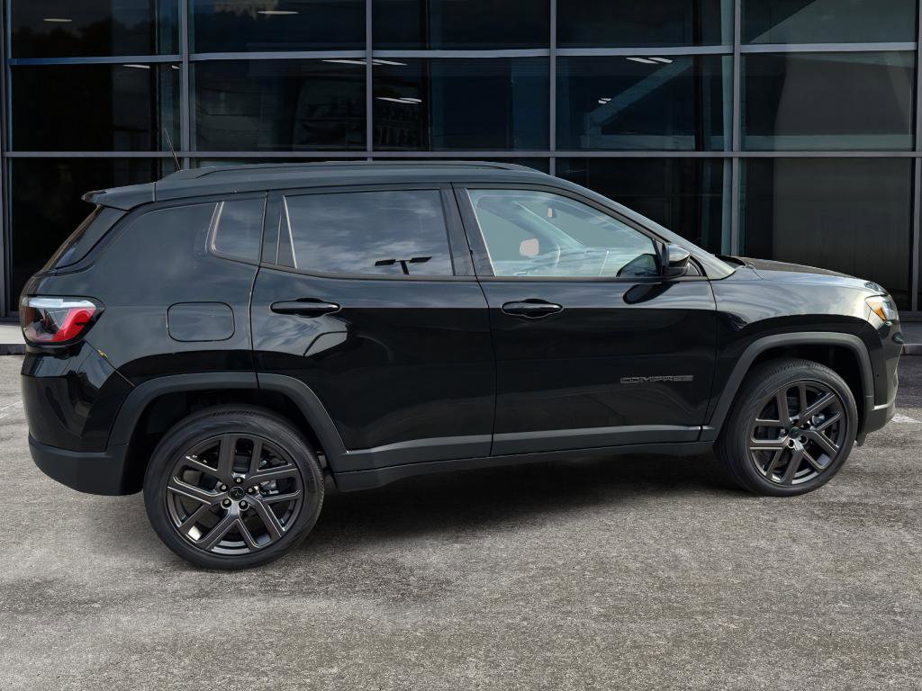 New 2026 Jeep Compass Latitude image 7