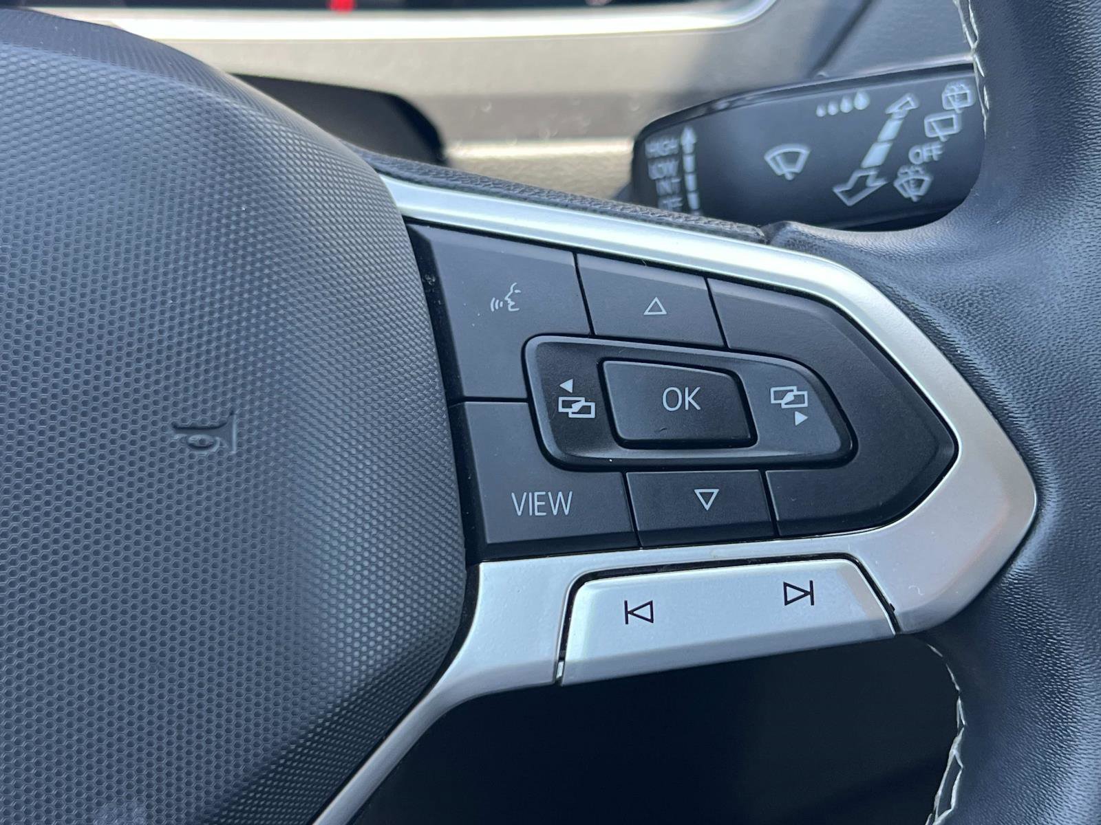 Certified 2022 Volkswagen Tiguan SE FWD image 10