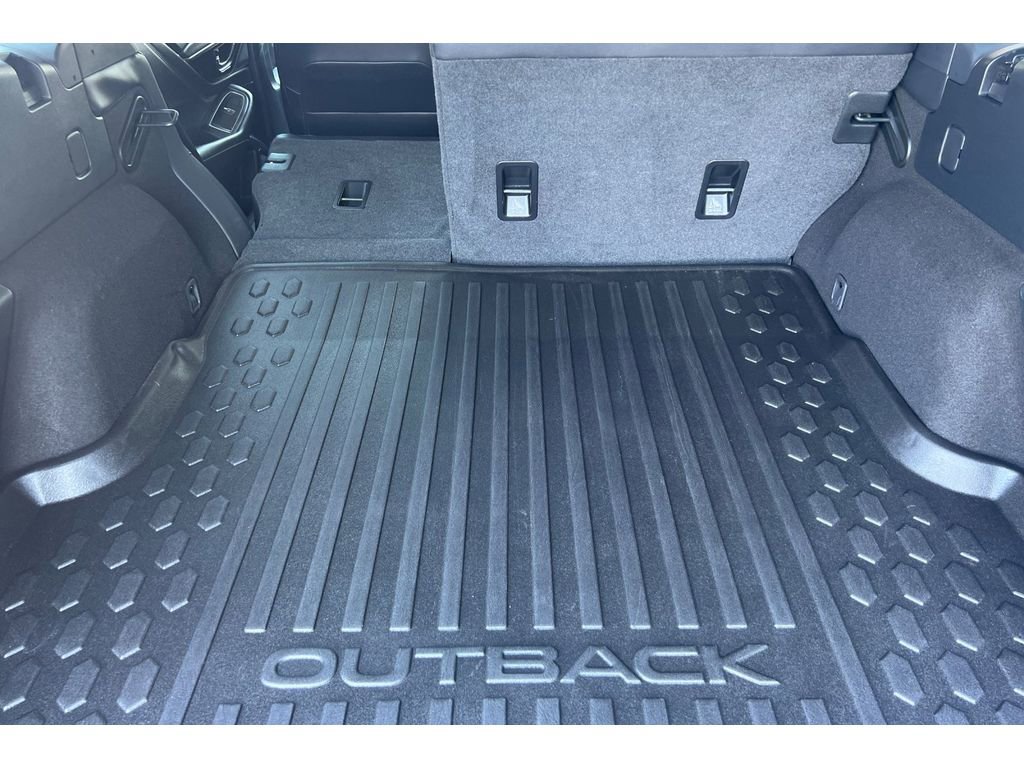 Used 2022 Subaru Outback Limited image 17