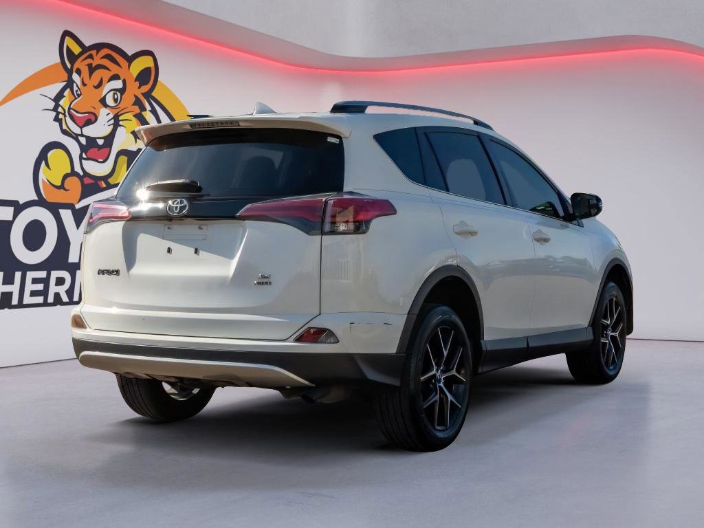 Used 2018 Toyota RAV4 SE w/ All Weather Liner Package image 5
