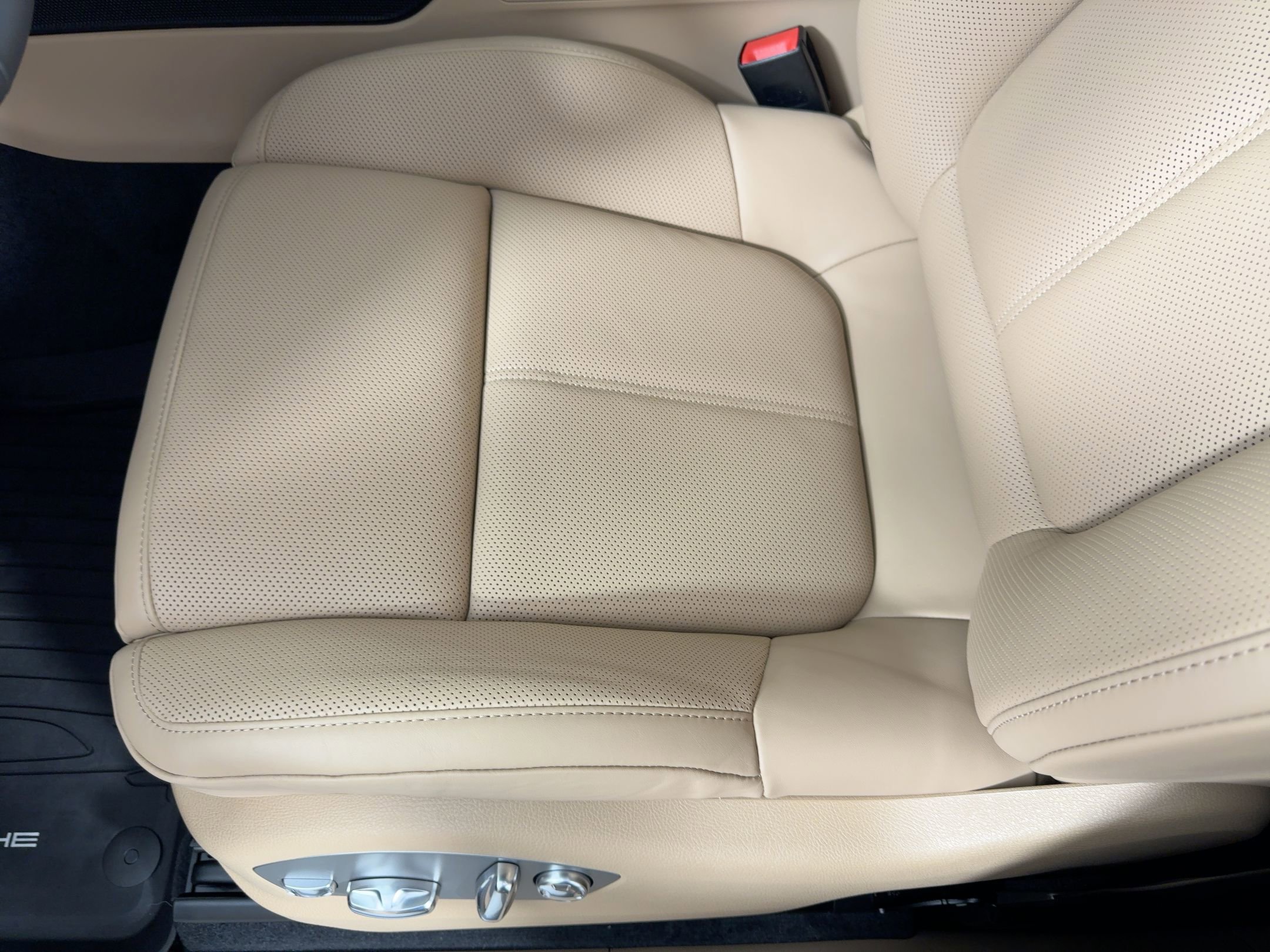 Used 2026 Porsche Macan S image 14