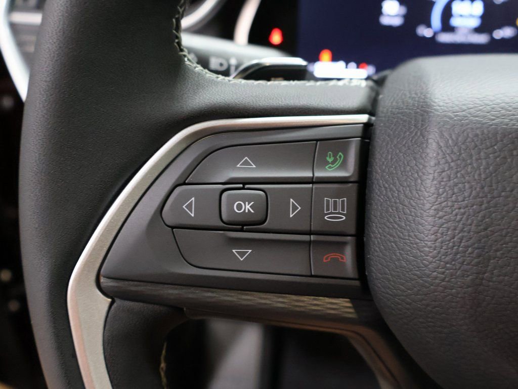 New 2025 Jeep Grand Cherokee L Laredo w/ Luxury Tech Group I image 32