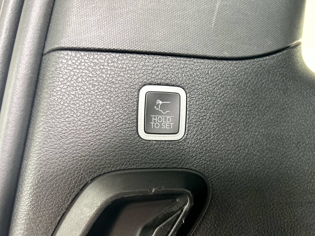Used 2024 Jeep Wagoneer Series II AWD/4WD image 39