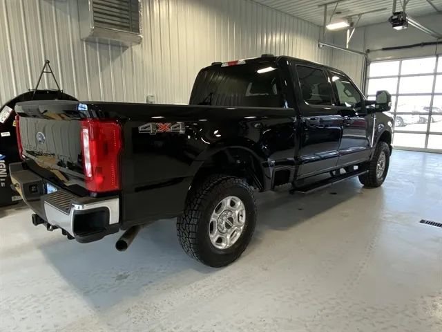 Used 2025 Ford F250 XLT image 3