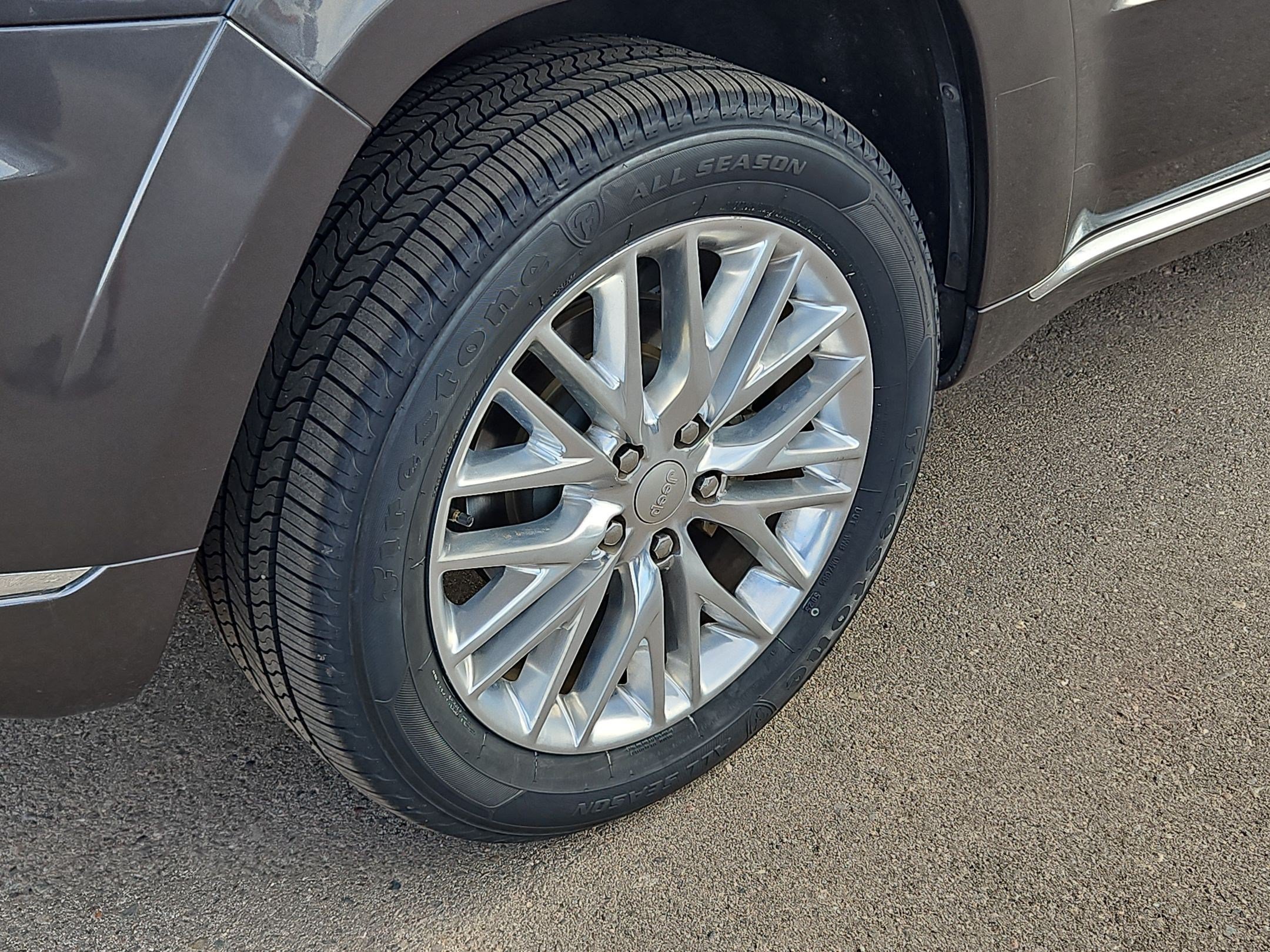 Used 2018 Jeep Grand Cherokee Summit AWD/4WD image 12