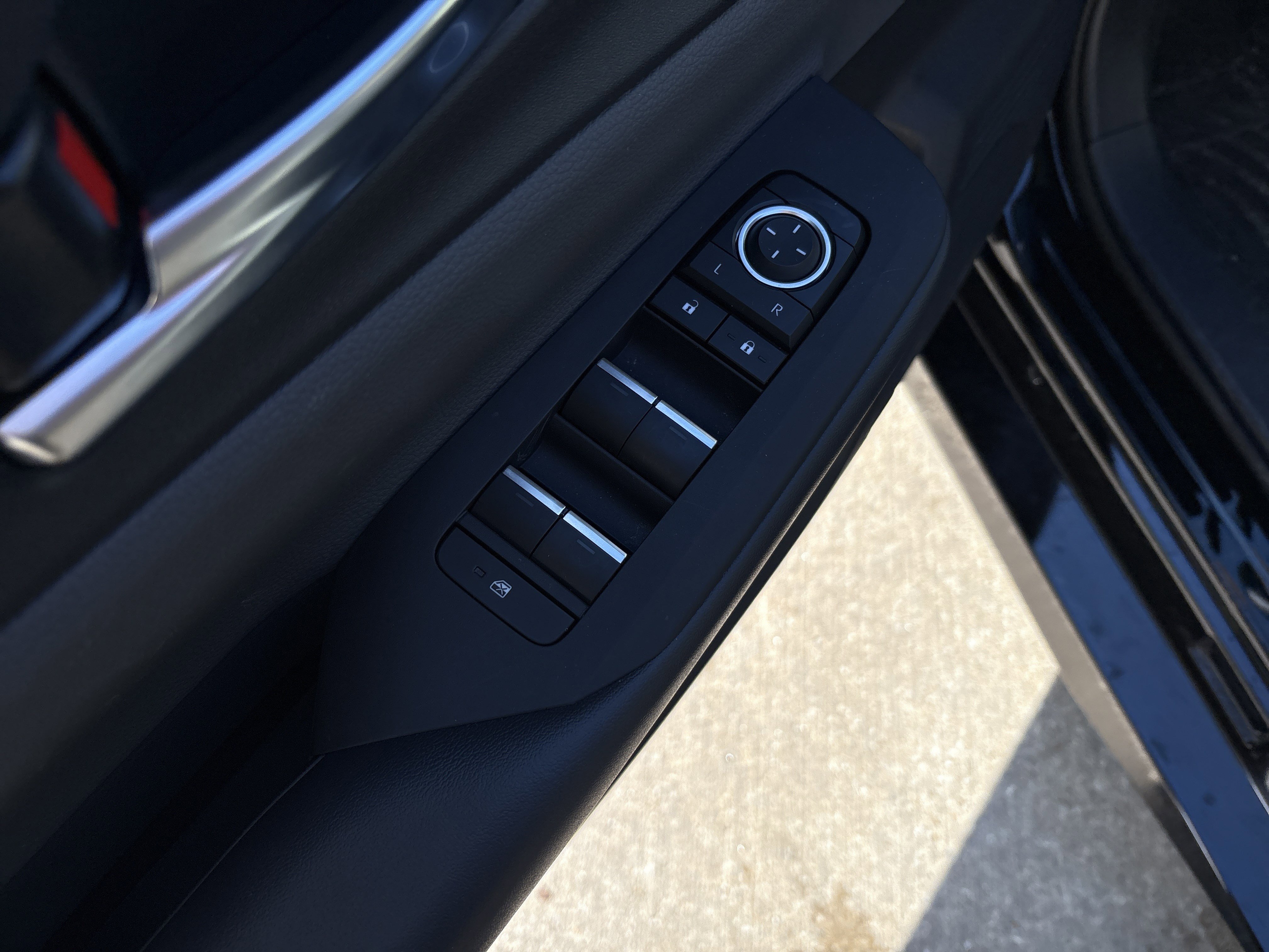 Used 2024 Toyota Prius XLE image 15