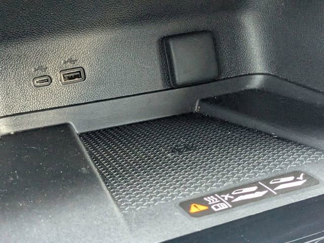 Used 2024 Chevrolet Traverse LT FWD image 21