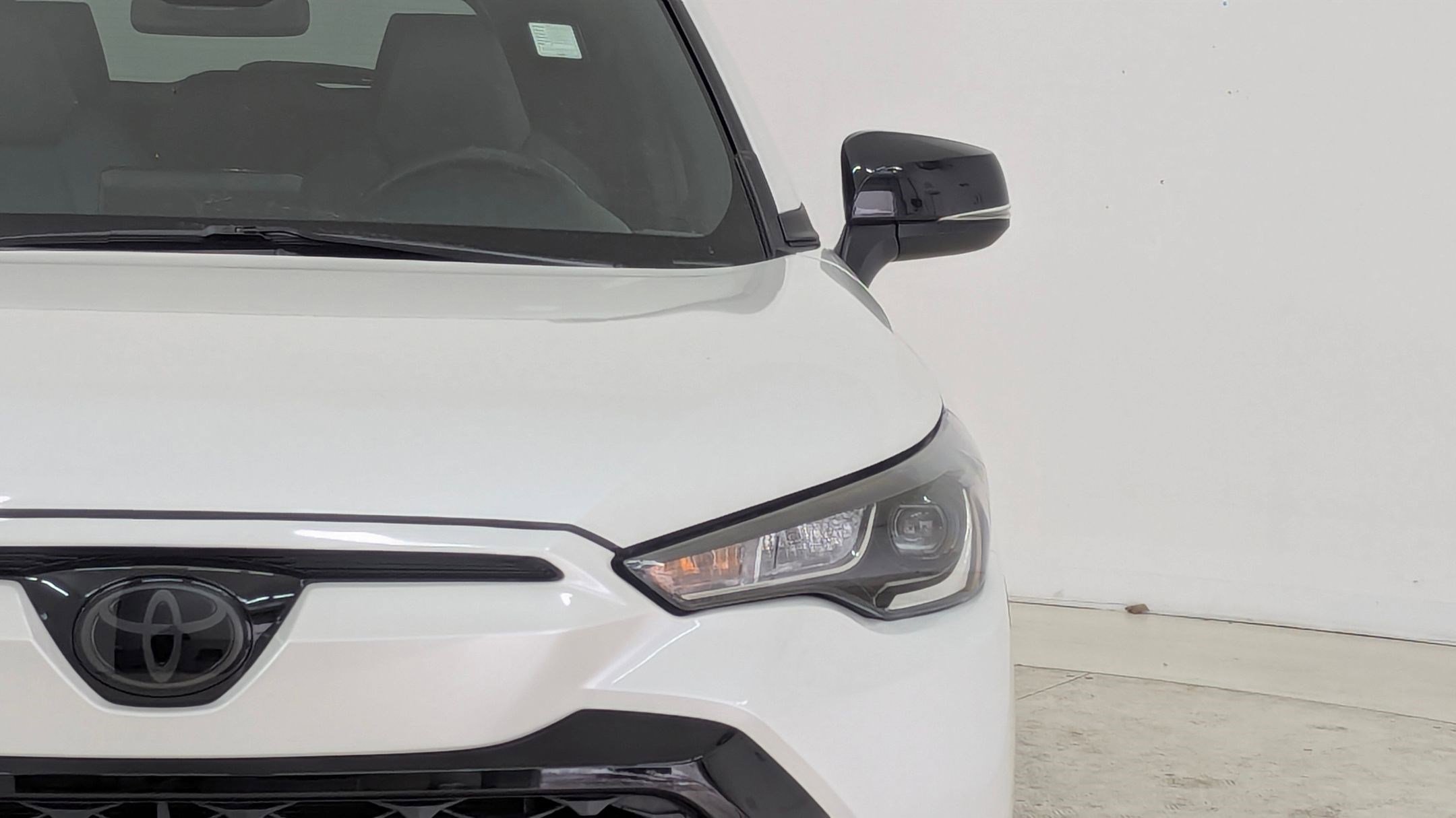 Used 2025 Toyota Corolla Cross AWD Hybrid image 11