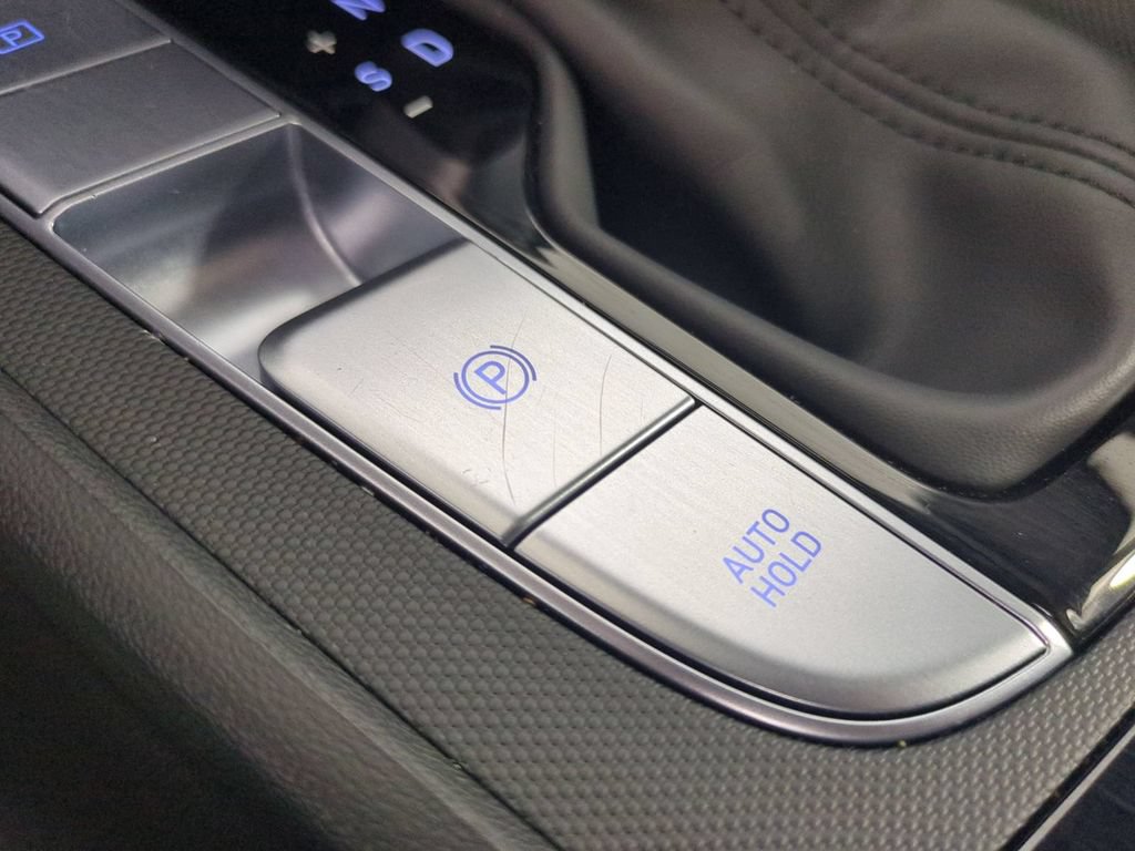 Used 2025 Hyundai Elantra Hybrid FWD image 26