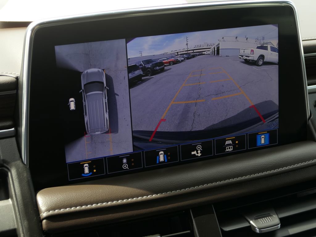 Used 2021 Chevrolet Tahoe LT w/ LT Signature Package image 21