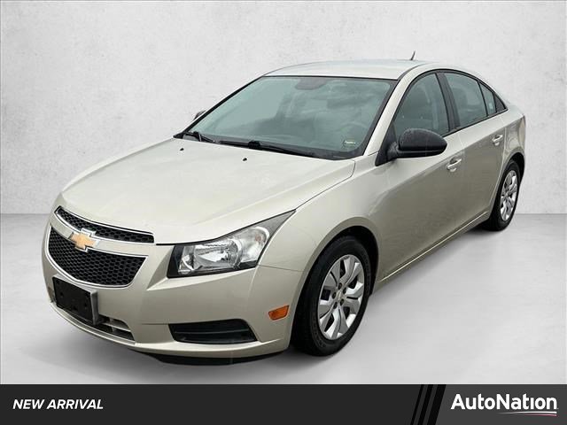 Used 2013 Chevrolet Cruze LS image 1