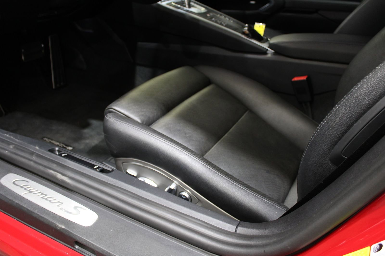 Used 2021 Porsche 718 Cayman S RWD image 25