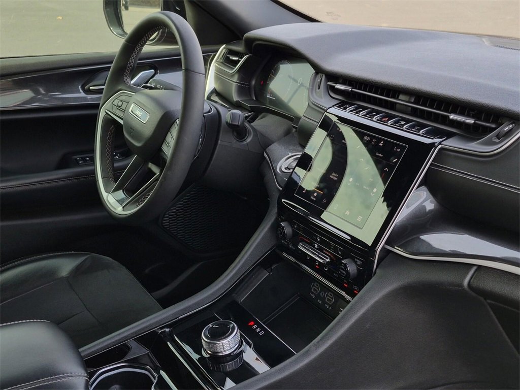 Used 2023 Jeep Grand Cherokee Altitude image 10