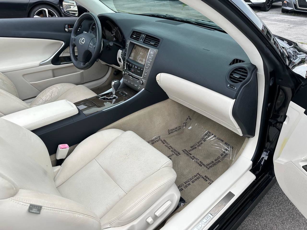 Used 2010 Lexus IS 250C RWD image 25