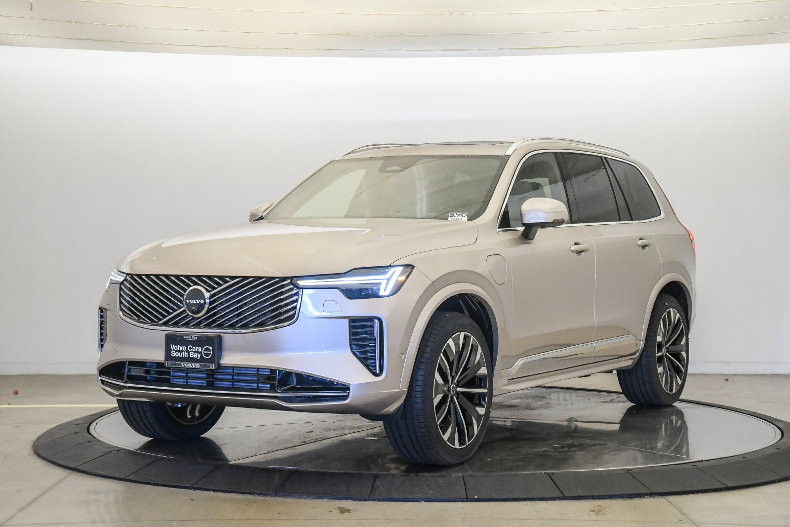 New 2026 Volvo XC90 T8 Plus w/ Protection Package
