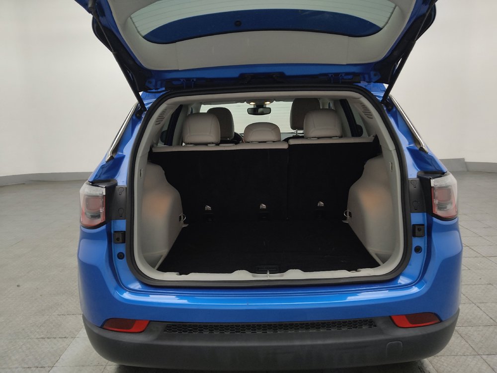 Used 2018 Jeep Compass Latitude w/ Popular Equipment Group FWD image 29