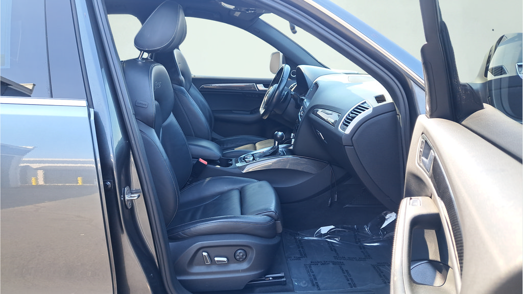 Used 2015 Audi SQ5 Premium Plus w/ Technology Package AWD/4WD image 16