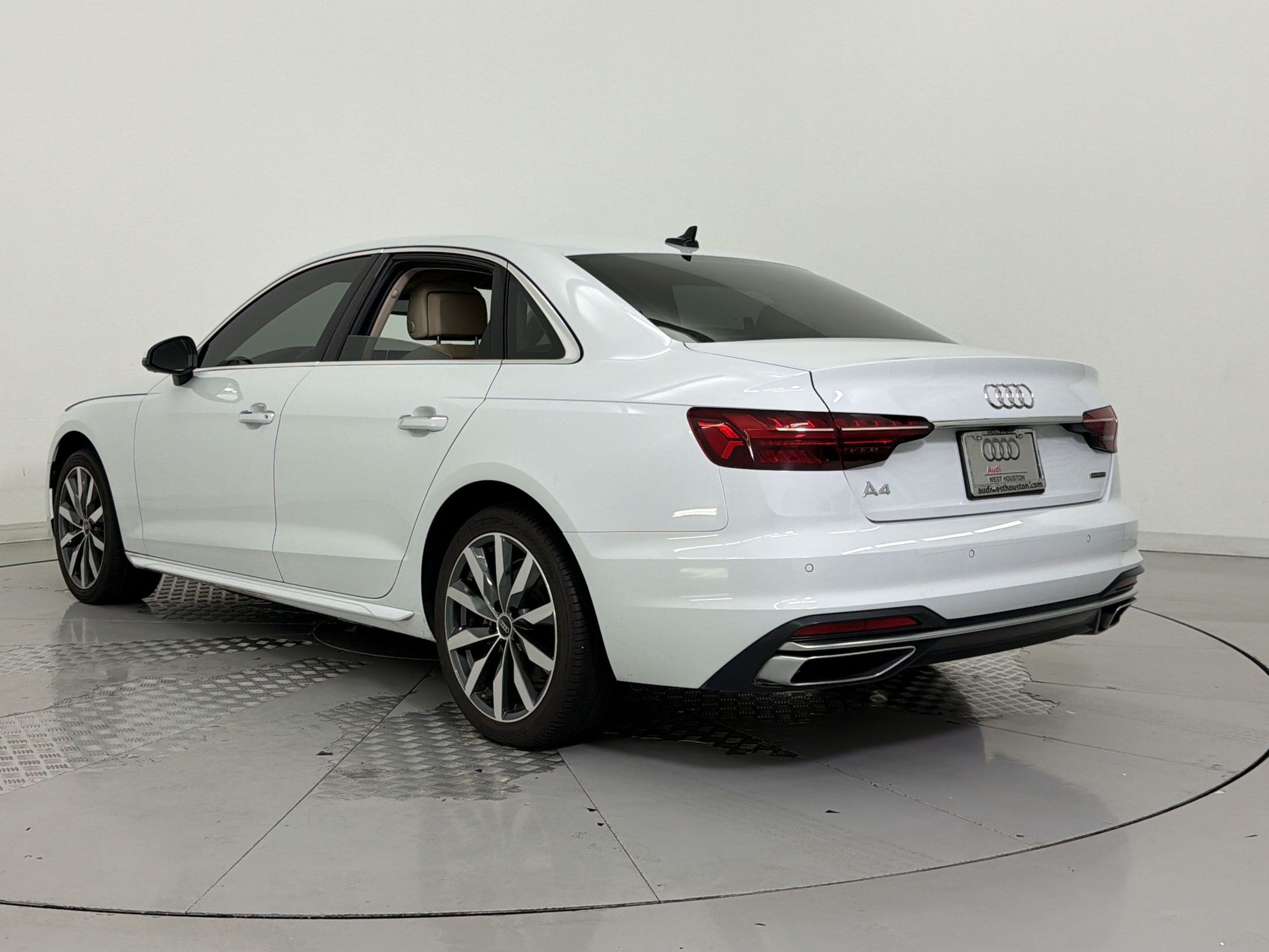 Used 2023 Audi A4 2.0T Premium Plus w/ Premium Plus Package AWD/4WD image 3