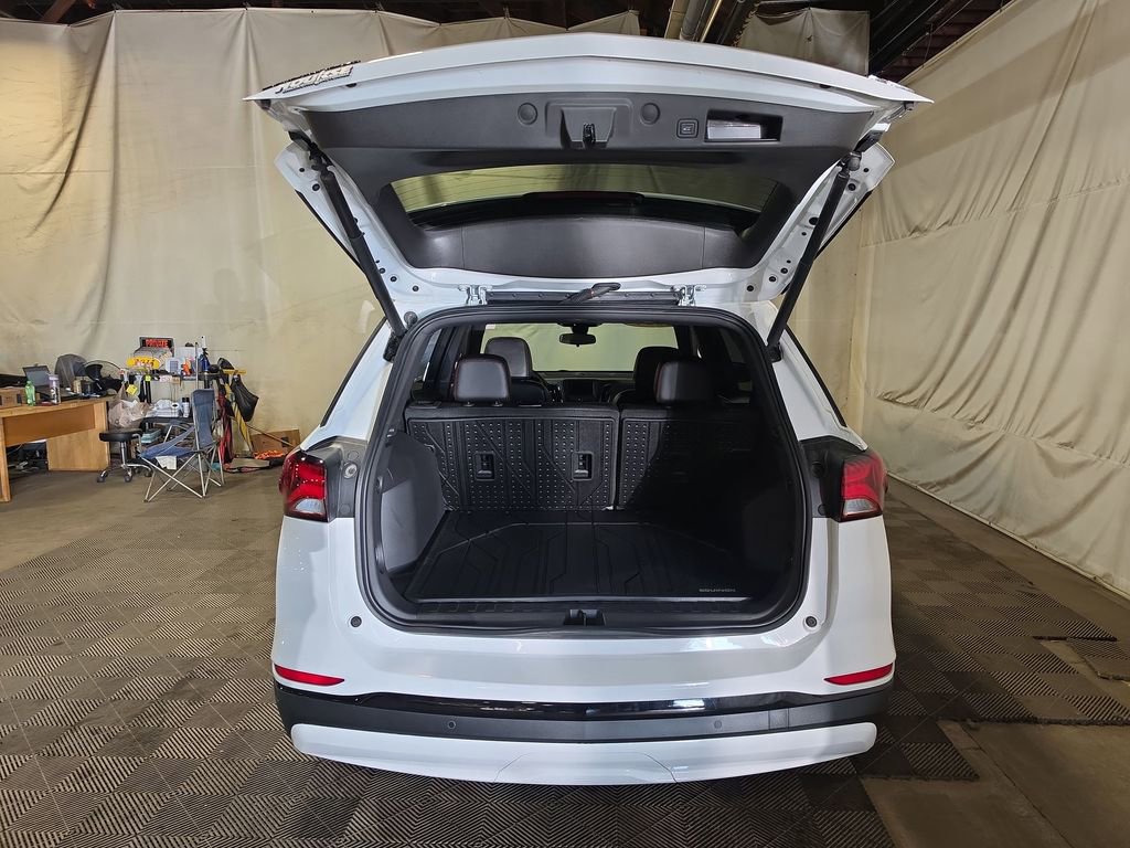 Used 2024 Chevrolet Equinox RS w/ LPO, Floor Liner Package image 19
