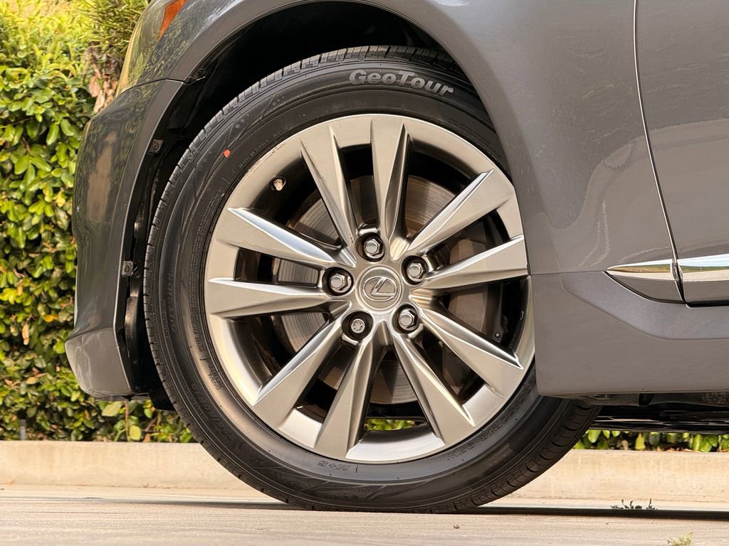 Used 2015 Lexus LS 460 w/ Comfort Package image 9