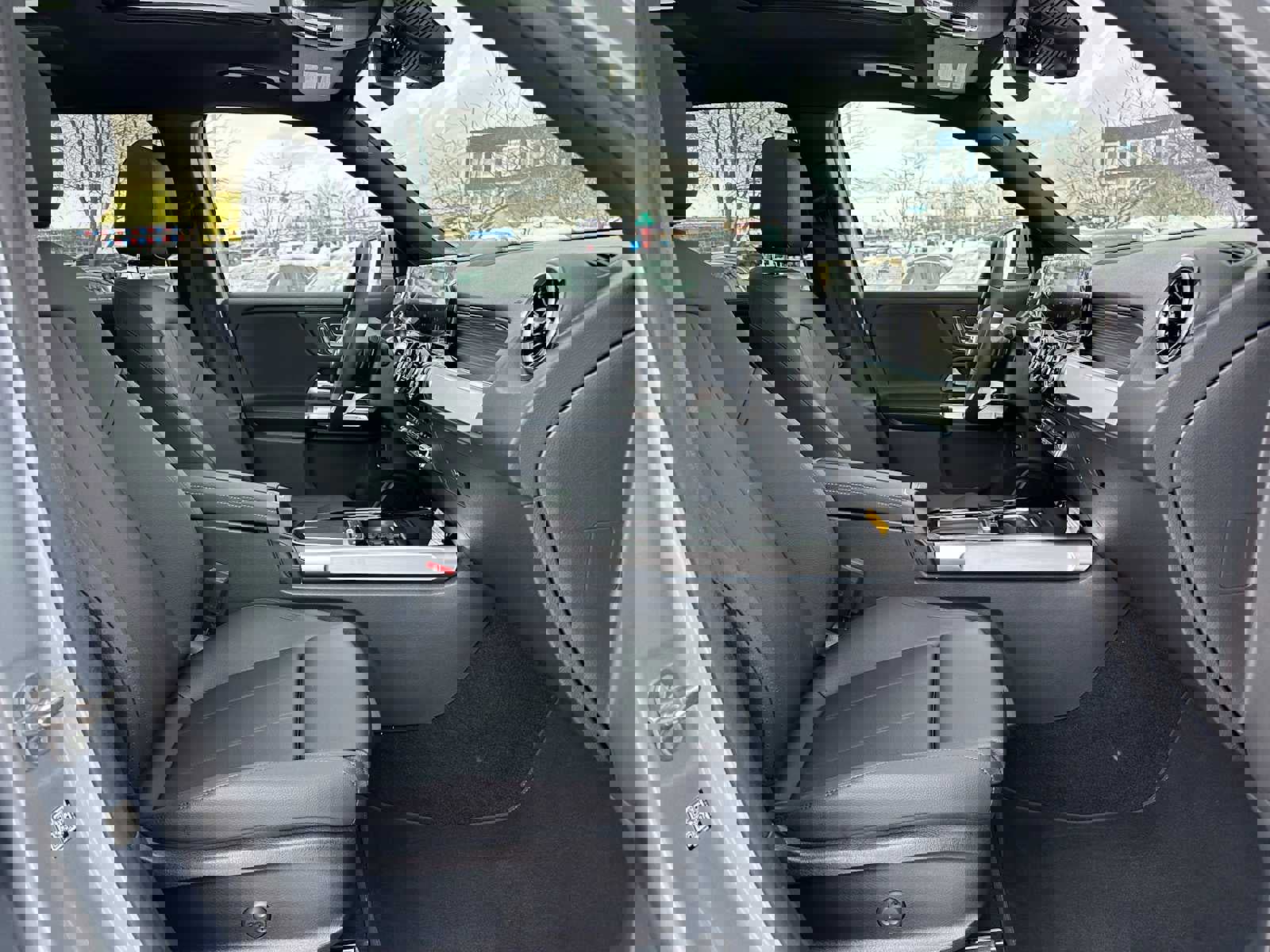 Used 2026 Mercedes-Benz GLB 250 4MATIC image 12