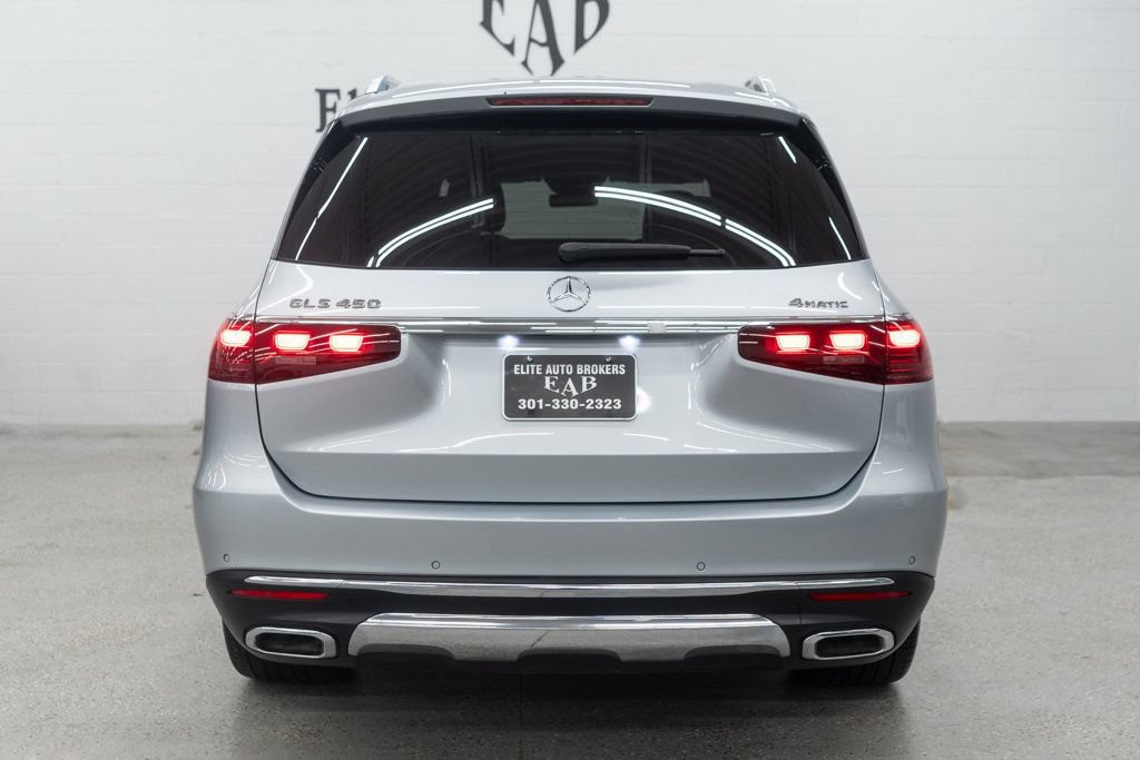 Used 2025 Mercedes-Benz GLS 450 4MATIC image 4