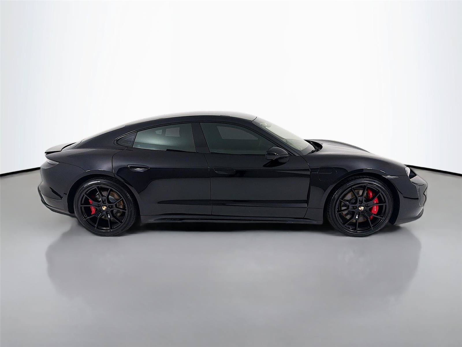 Used 2022 Porsche Taycan GTS w/ Premium Package (P6U) AWD/4WD image 29