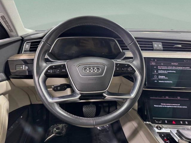 Used 2023 Audi e-tron Premium Plus w/ Premium Plus Package AWD/4WD image 16