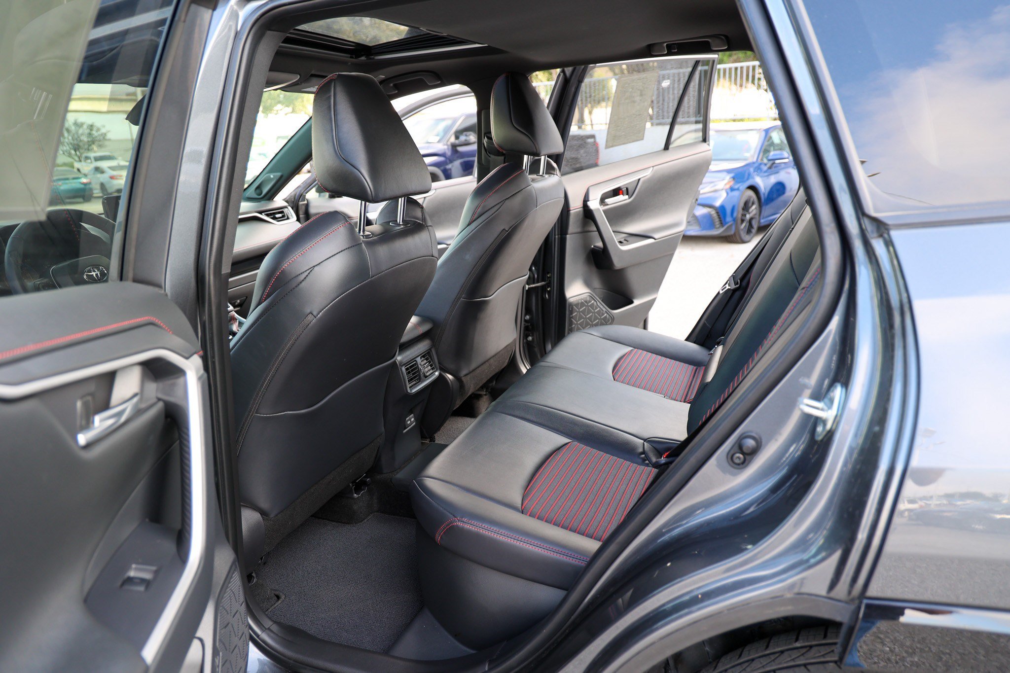 Certified 2025 Toyota RAV4 XSE AWD/4WD image 35