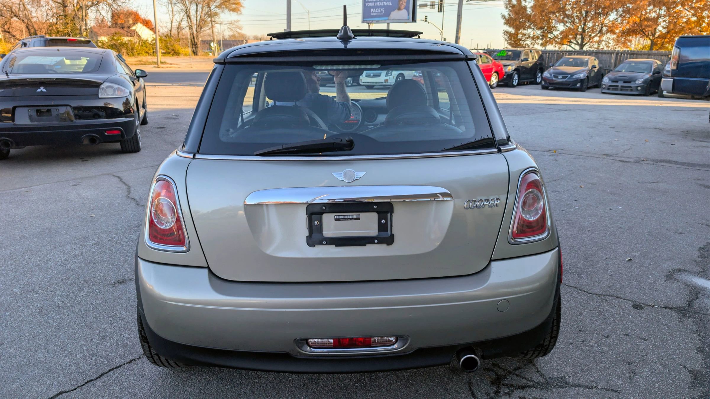 Used 2011 MINI Cooper Hardtop image 4