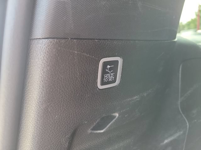 Used 2024 Jeep Wagoneer L Series II w/ Flexible Seating Group AWD/4WD image 10