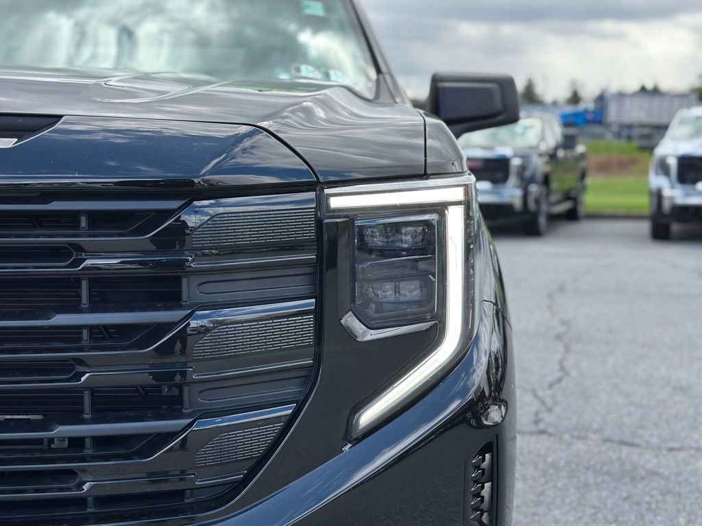 Used 2023 GMC Sierra 1500 Elevation image 34