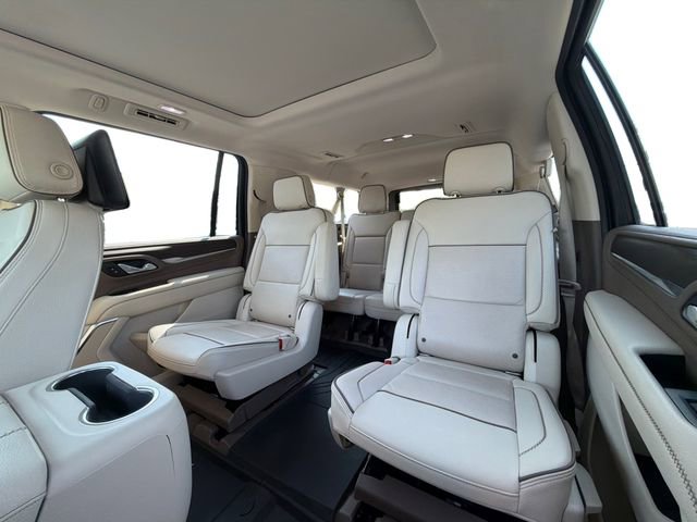 Used 2021 GMC Yukon XL Denali w/ Denali Premium Package image 15