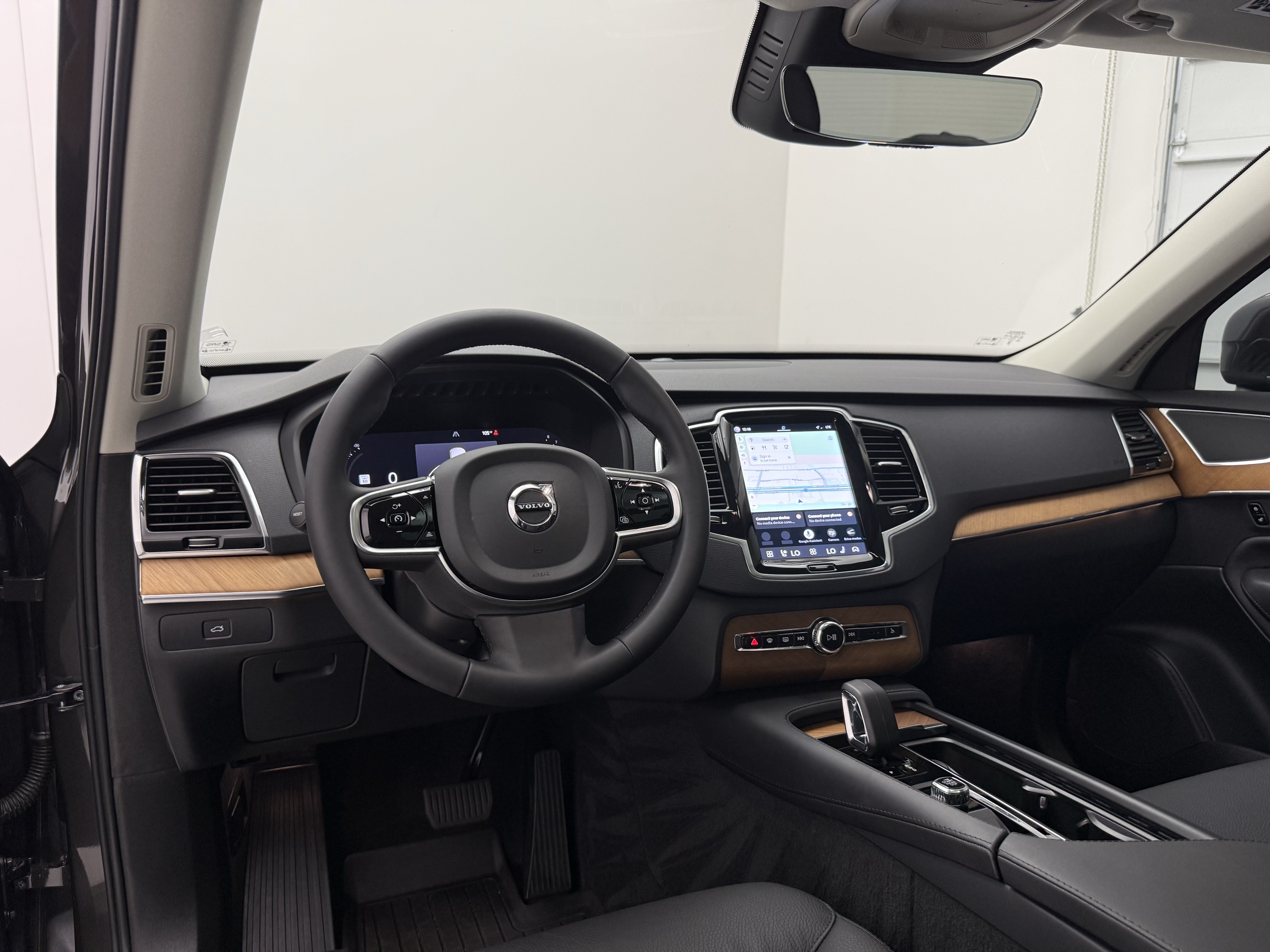 Certified 2024 Volvo XC90 B6 Plus AWD/4WD image 21