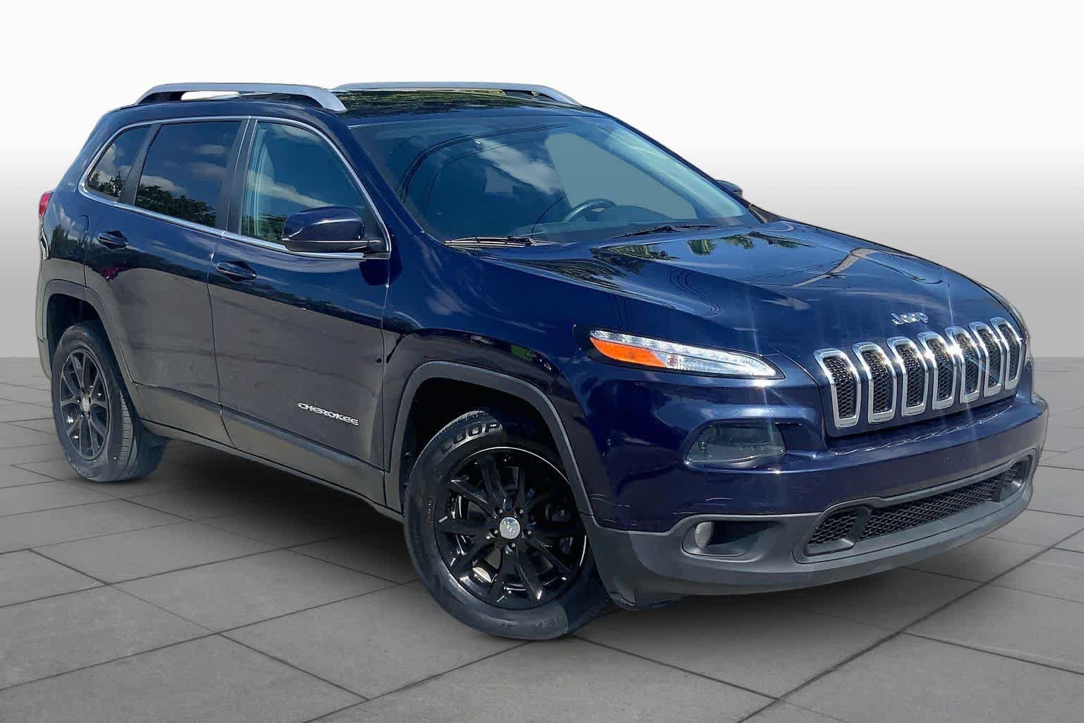 Used 2015 Jeep Cherokee Latitude FWD image 3